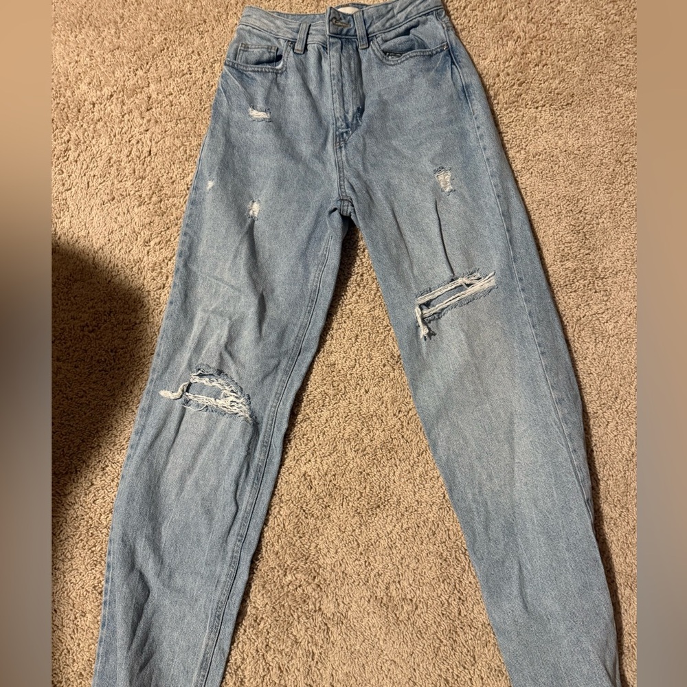 PacSun 80’s boyfriend jeans.